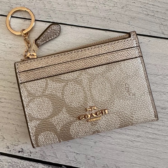 COACH CW966 Mini Skinny ID Case Pearlized Signature Canvas Gold/Champagne Multi - Picture 1 of 4